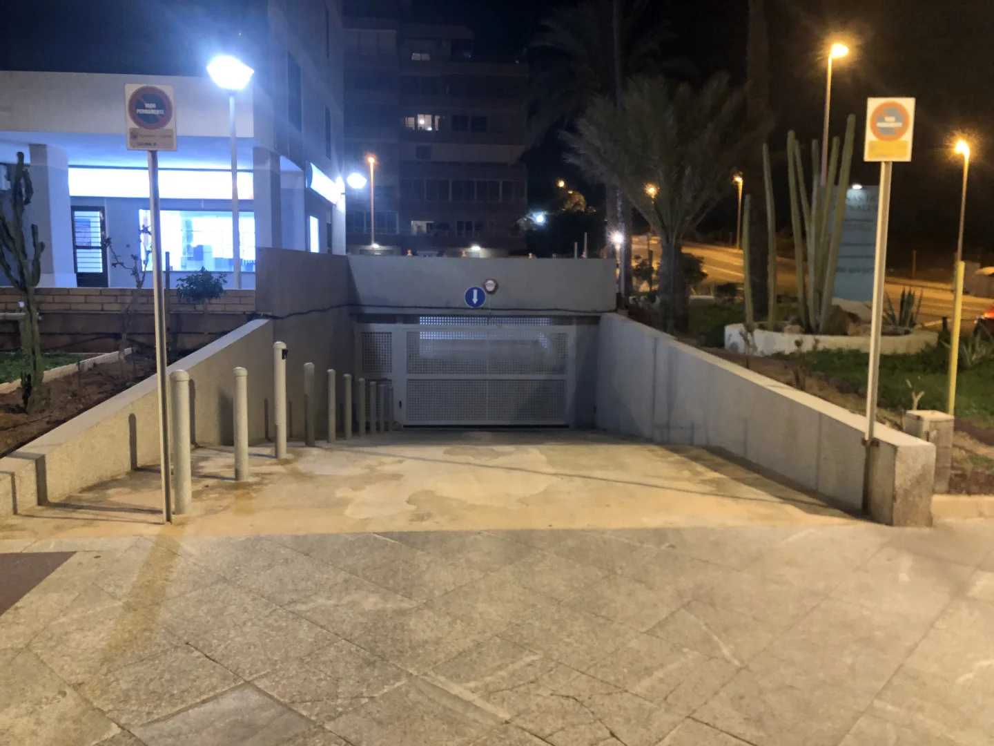 Garaje privado subterráneo en Arenales.