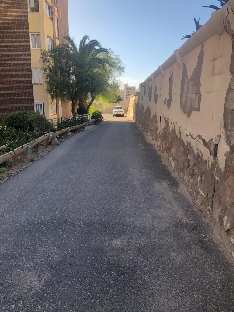 Aparcamiento en Arenales del Sol