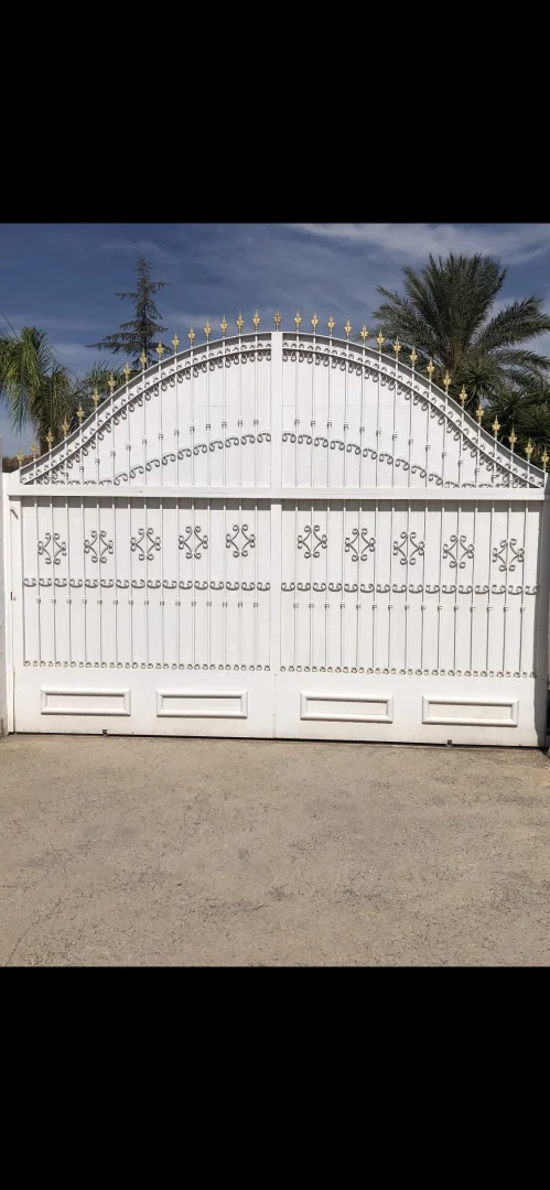 Aparcamiento semicubierto