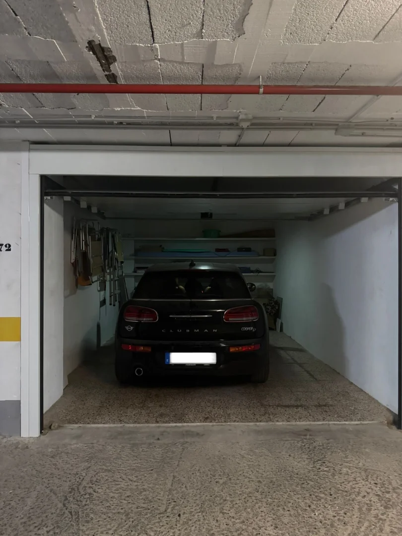 Garaje privado subterráneo en Arenales.